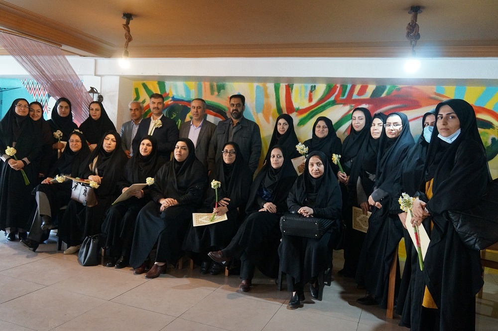 از کارکنان زن شاغل در زندان های استان بوشهر تجلیل شد