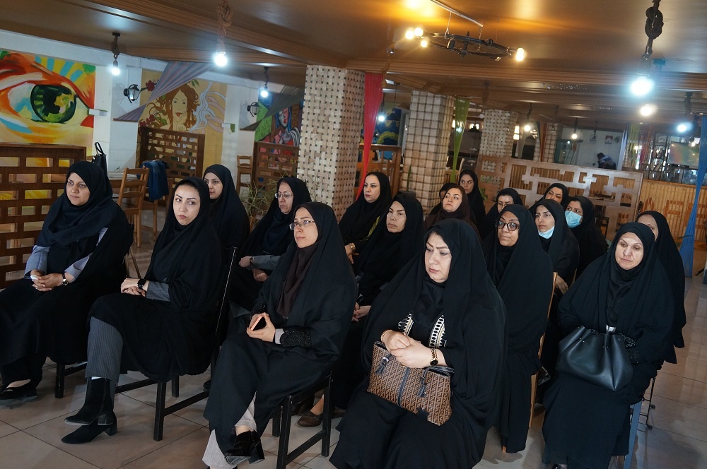 از کارکنان زن شاغل در زندان های استان بوشهر تجلیل شد