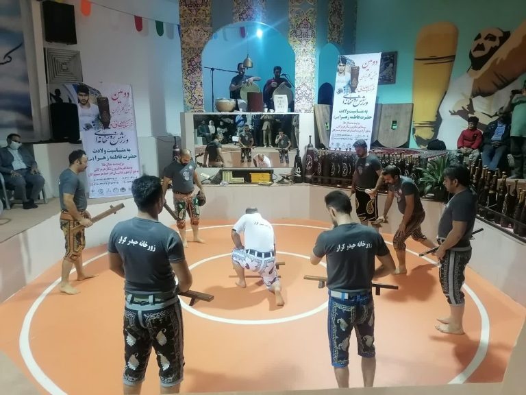 برگزاری جشن گلریزان فرهنگ پهلوانی در بندرعباس