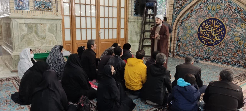 اعزام زندانیان به همراه خانواده به سفر زیارتی مشهد مقدس