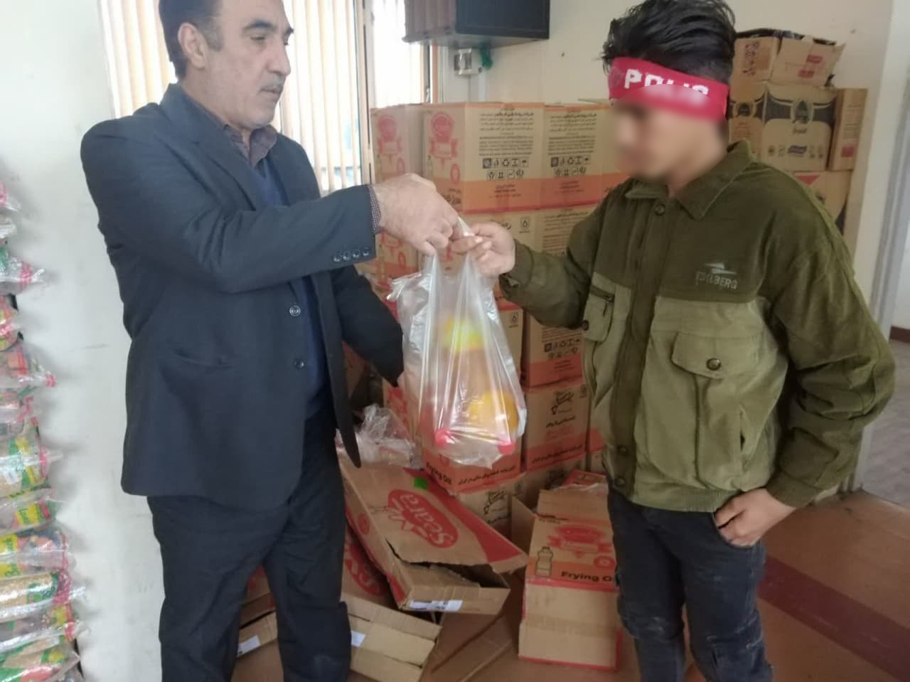توزیع 1230 بسته معیشتی به خانواده‌های تحت پوشش انجمن حمایت از زندانیان کرمانشاه