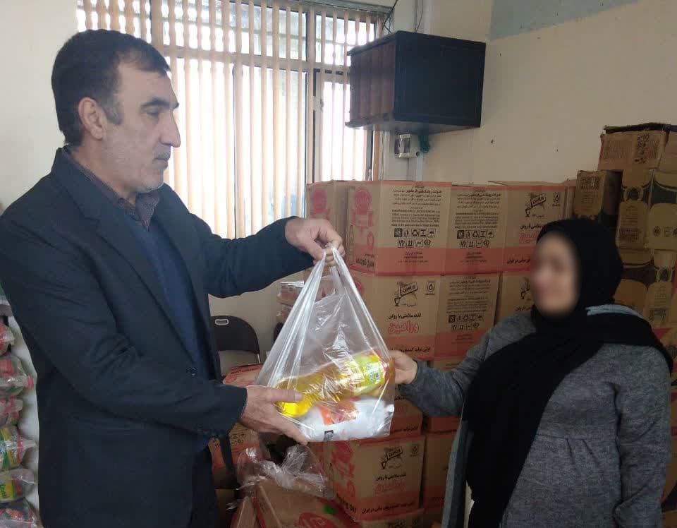 توزیع 1230 بسته معیشتی میان خانواده‌های  زندانیان نیازمند کرمانشاه