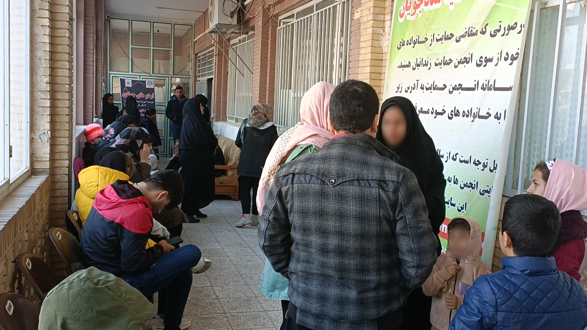 پزشکان آستان قدس رضوی کرمانشاه 100 خانواده مددجویان تحت پوشش انجمن حمایت از زندانیان را رایگان ویزیت کردند