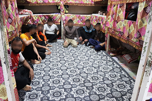 خرید 200 تخته فرش برای اندرزگاه‌های زندان کرج