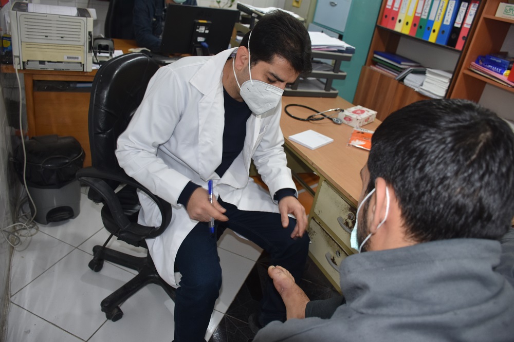 ارائه خدمات درمانی پزشکان جهادی به زندانیان استان گلستان