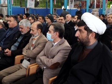 گزارش تصویری حضور کارکنان در مراسم آغاز دهه فجر در گلستان شهداء اصفهان