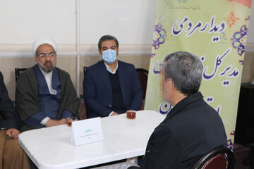 پاسخگویی مدیرکل زندان‌های زنجان به مراجعات مردمی در مساجد 