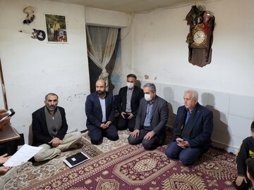 حضور رئیس‌کل دادگستری استان قزوین در منزل 3 خانواده زندانی  
