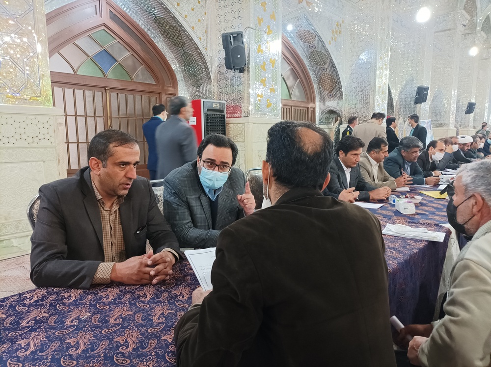 دیدار مردمی مجموعه قضایی فارس در حرم مطهر سیدعلاالدین حسین(ع) در شیراز برگزار شد