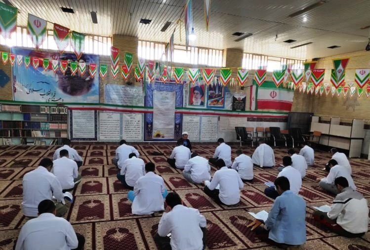 محل نورانی قرآن با رنگ فجر انقلاب در زندان گچساران