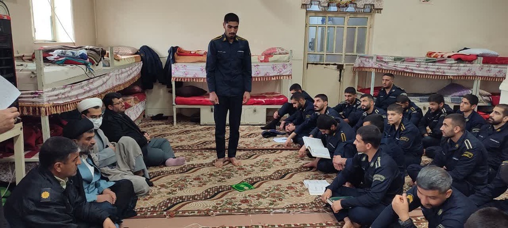 اجرای ویژه برنامه «قرآن بخوان هدیه بگیر» برای سربازان زندان یاسوج