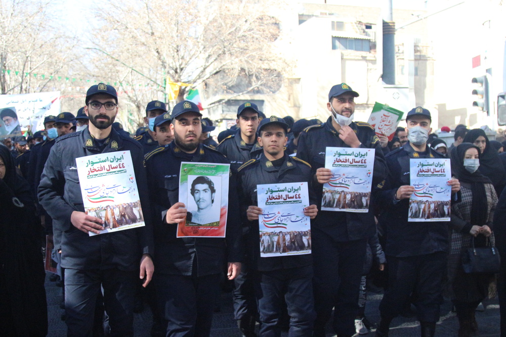 حضور متفاوت مدیران و کارکنان زندان‌های استان اصفهان در راهپیمایی ۲۲ بهمن