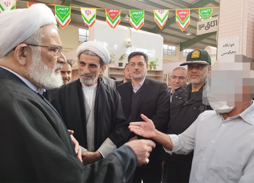 بازدید دادستان‌کل کشور از زندان مرکزی اصفهان/ جمعی از زندانیان عفوشده در مراسمی آزاد شدند