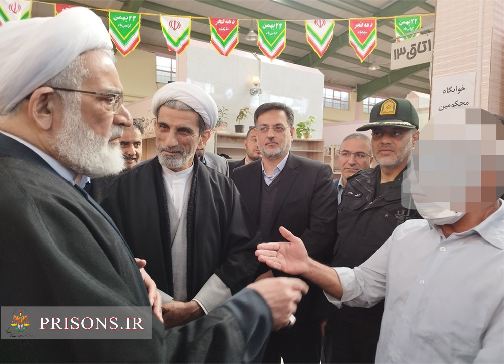 بازدید دادستان‌کل کشور از زندان مرکزی اصفهان/ جمعی از زندانیان عفوشده در مراسمی آزاد شدند