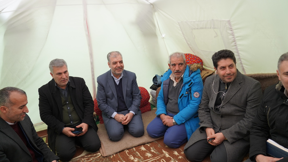 اقدام انجمن‌های حمایت زندانیان آذربایجان غربی در کمک به خانواده مددجویان زلزله‌زده خوی 