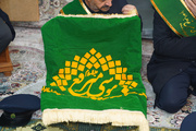 اعزام زندانیان زندان باز به همراه خانواده شان به مشهد مقدس