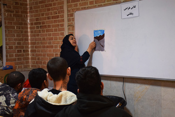 مددجویان کانون اصلاح و تربیت البرز «بهار» را نقاشی کردند