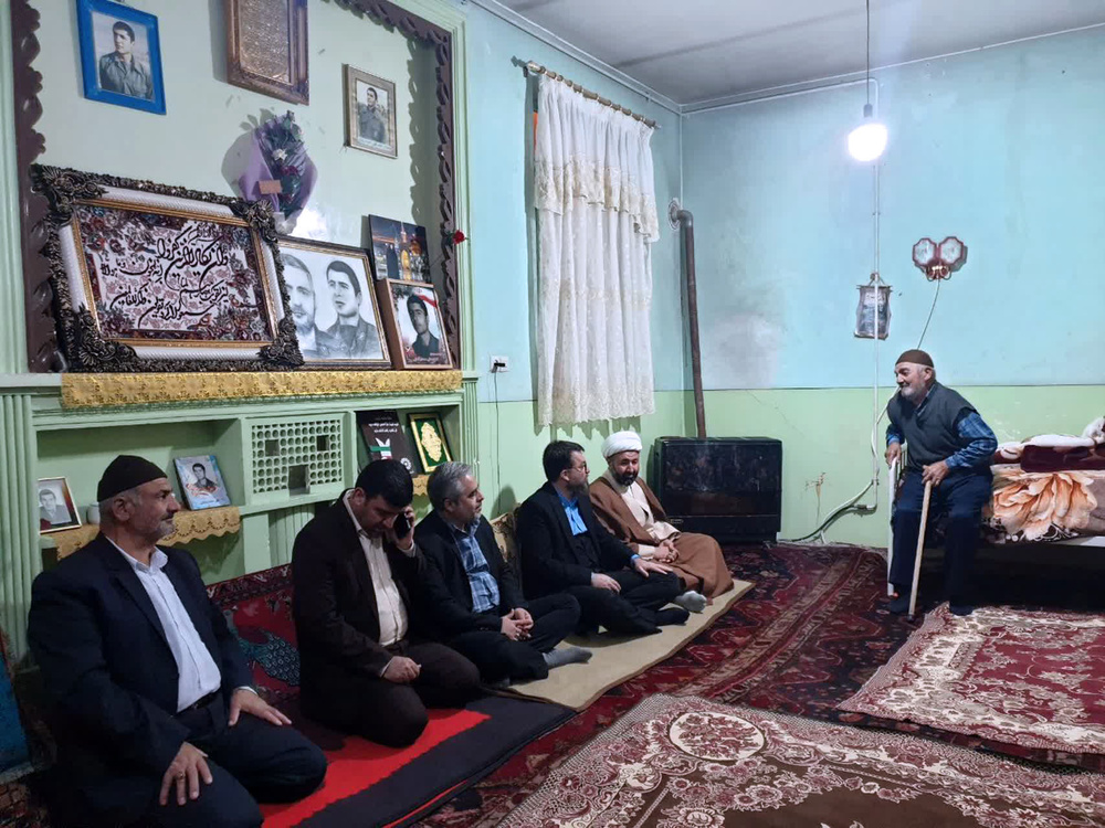 دیدار مدیرکل زندان‌های استان قزوین با خانواده شهیدان محمدرضایی 