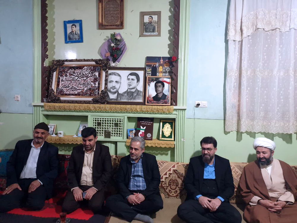 دیدار مدیرکل زندان‌های استان قزوین با خانواده شهیدان محمد رضایی 