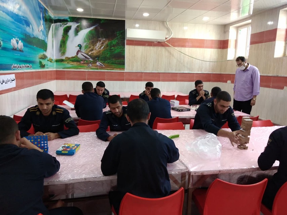 برگزاری جشنواره نوروزی بازی های فکری سربازان وظیفه زندان دشتستان 