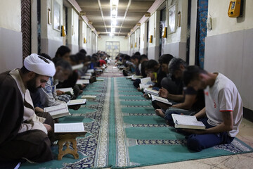 محافل روزانه جزء‌خوانی قرآن کریم در ندامتگاه تهران بزرگ برگزار می‌شود