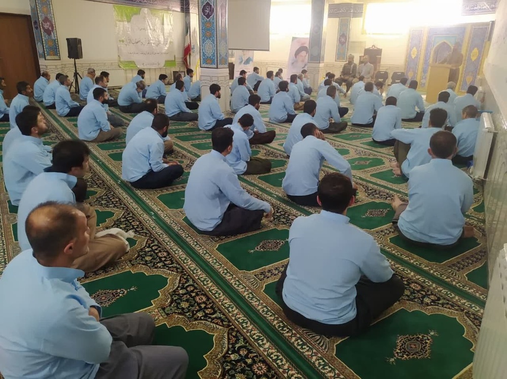 برگزاری آئین های مذهبی " چاووش خوانی رمضان" در زندان مرکزی سنندج 