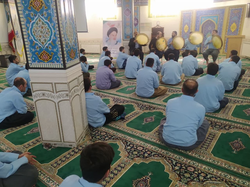 برگزاری آئین های مذهبی " چاووش خوانی رمضان" در زندان مرکزی سنندج 