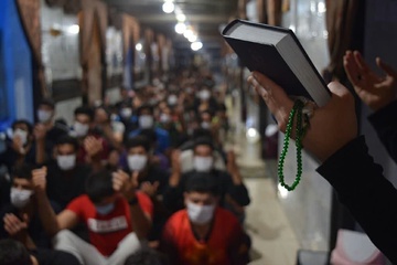 مراسم شب قدر در زندان‌های استان تهران