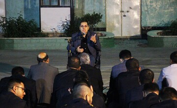حضور سربازان وظیفه زندان های استان یزد در مراسم شب قدر