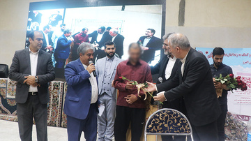 خیرین استان البرز در جشن گلریزان ستاد دیه گل کاشتند