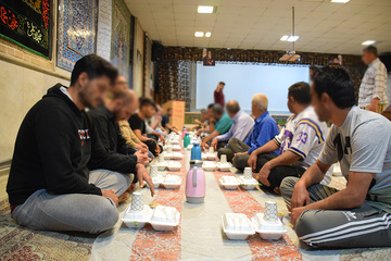 برگزاری ضیافت افطار در تمام اندرزگاه‌های زندان فردیس