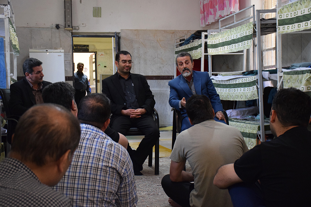  اعطا ۱۵ روز مرخصی تشویقی به مددجویان اندرزگاه نظام ندامتگاه فردیس به مناسبت عید فطر