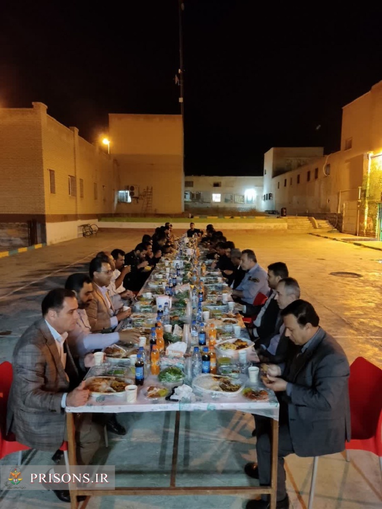حضور مدیرکل زندان های استان بوشهر در ضیافت افطاری سربازان وظیفه زندان برازجان