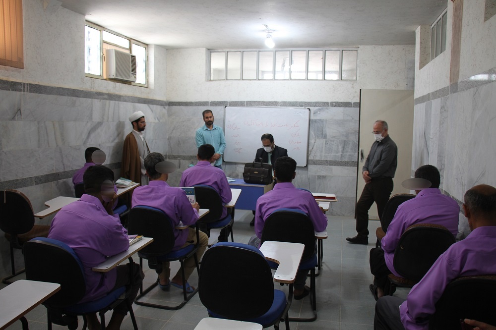 برگزاری مسابقه کتابخوانی ((طلای سرخ سرزمینم – ایران)) در زندان مرکزی بوشهر 