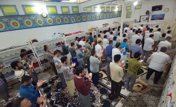 اقامه نماز «عید عبودیت و بندگی» در زندان‌های فارس
