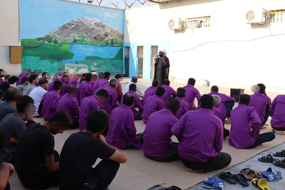 شکوه نماز عید سعید فطر در اردوگاه حرفه آموزی وکاردرمانی استان بوشهر                     
