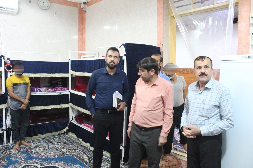 بازدید بازرس بهداشت محیط استان فارس و کارشناس تغذیه اداره‌کل زندان‌های بوشهر از زندان دشتی 