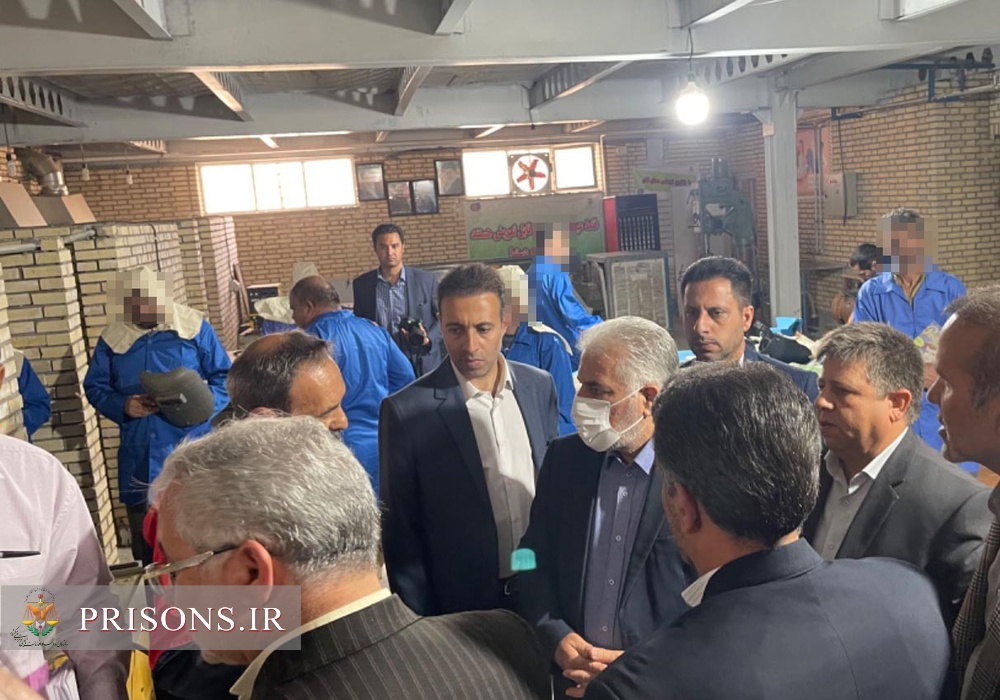 رئیس سازمان زندان‌ها اولین مرکز ثابت فنی‌‍وحرفه‌ای کشور را در زندان کرمان افتتاح کرد