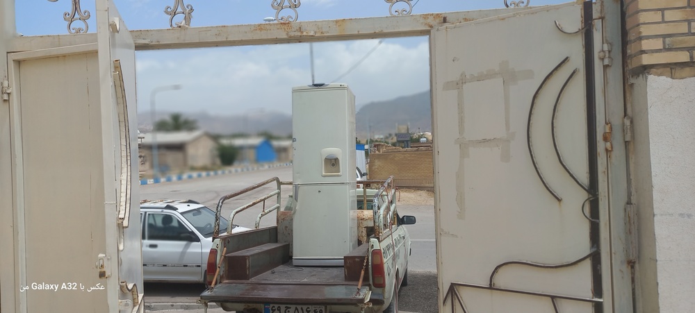 اهداء یک دستگاه یخچال فریزر و تلویزیون به خانواده زندانی نیازمند گچسارانی