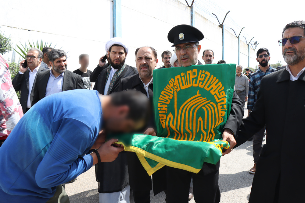 زندانیان مازندرانی زائر پرچم امام رئوف(ع) شدند