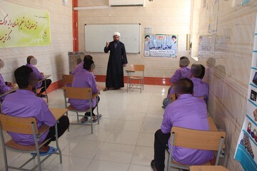 برگزاری دوره معرفت نماز مهدوی و مسابقه کتبی نماز ویژه مددجویان در زندان دشتی