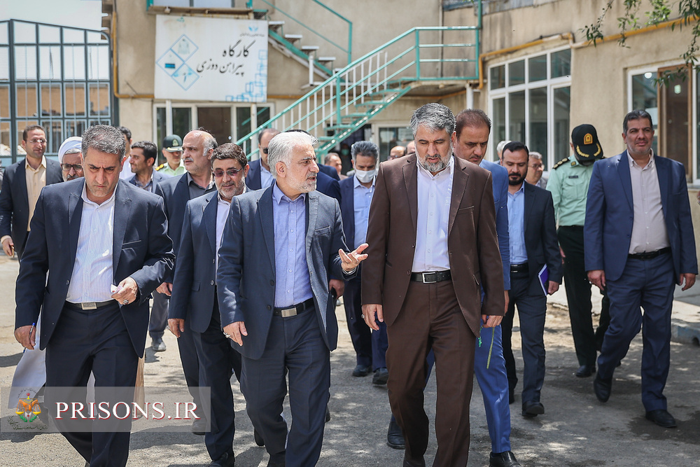 بازدید رئیس سازمان زندان‌ها از ندامتگاه قزلحصار