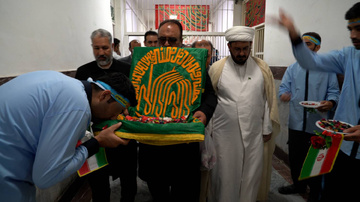 آزادی پرچم متبرک امام رضا در زندان ارومیه