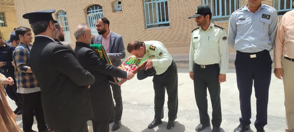 شمیم خوش حرم رضوی باحاملان پرچم سبز گنبد در زندان مرکزی یاسوج پیچید