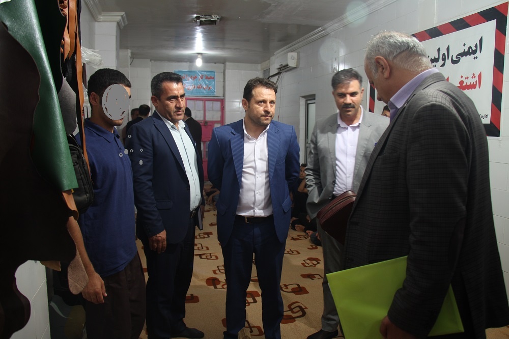 بازدید مسئولین و کارشناسان اشتغال و حرفه آموزی سازمان زندانهای کشور از زندان مرکزی بوشهر