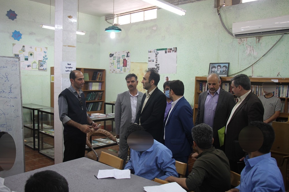 بازدید مسئولین و کارشناسان اشتغال و حرفه آموزی سازمان زندانهای کشور از زندان مرکزی بوشهر
