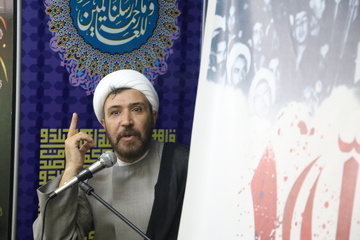 خلوص در تبعیت از رهبری شاخصه های انقلابی مردم ایران می باشد