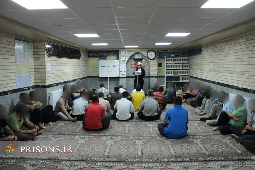 برگزاری مراسم نماز جمعه در زندان مهاباد