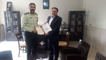 فرمانده یگان حفاظت سازمان زندان‌ها از رئیس مرکز آموزشی و پژوهشی منطقه ۷ تقدیر کرد
