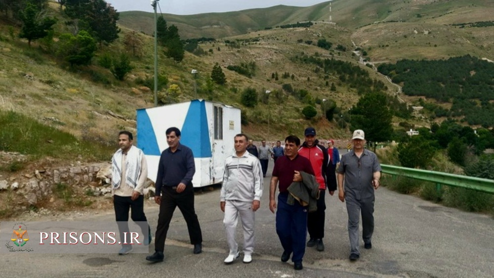 برگزاری اولین اردوی کوهپیمایی کارکنان زندان‌های کردستان